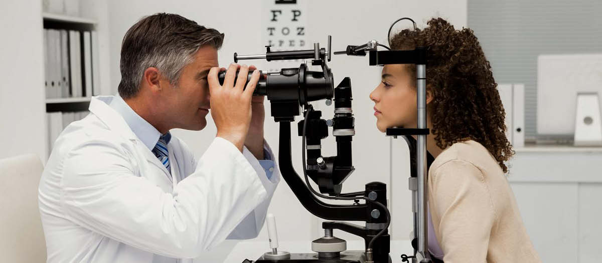 Manfaat Rutin Memeriksakan Mata dan Tips Memilih Dokter Spesialis Mata