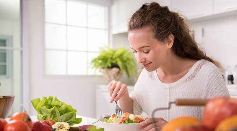 7 Cara Efektif Menjaga Pola Makan Sehat Setiap Hari