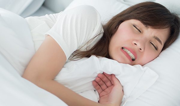10 Kebiasaan yang Harus Dihindari agar Rahang Tetap Sehat 10 Kebiasaan yang Harus Dihindari agar Rahang Tetap Sehat