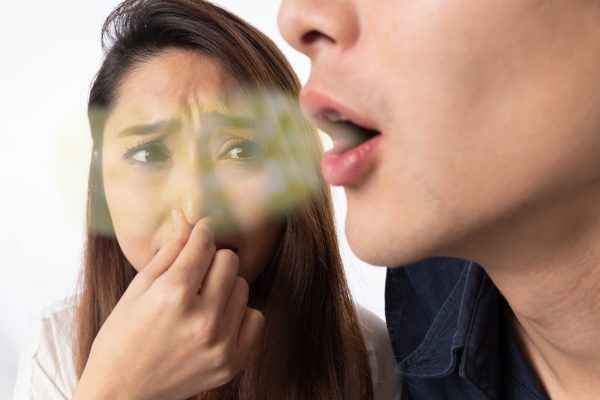 5 Cara Menghilangkan Bau Mulut Akibat Lidah Kotor 5 Cara Menghilangkan Bau Mulut Akibat Lidah Kotor