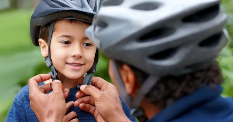 5 Cara Menjaga Tengkorak Anak agar Terlindungi Saat Bermain