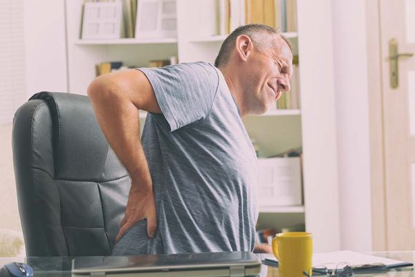 5 Tips Menjaga Punggung Tetap Sehat di Usia Tua