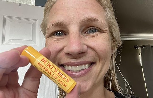 7 Rekomendasi Lip Balm Alami untuk Bibir Sensitif