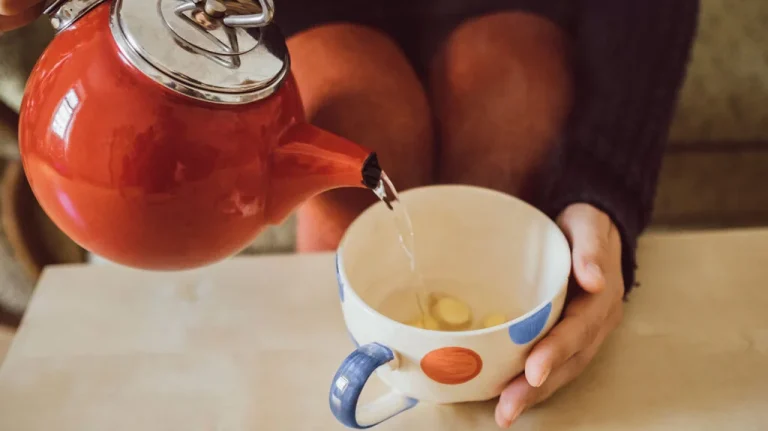 5 Herbal yang Ampuh Redakan Radang Tenggorokan